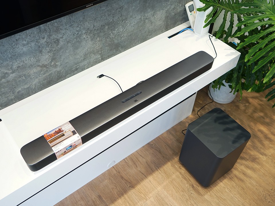 dsc01824 Khui thùng soundbar JBL Bar 5.1 Surround - Món hời kinh tế cho tín đồ âm thanh đa phòng