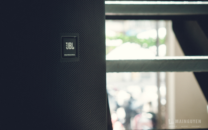 kh-jbleononecompact-10-1