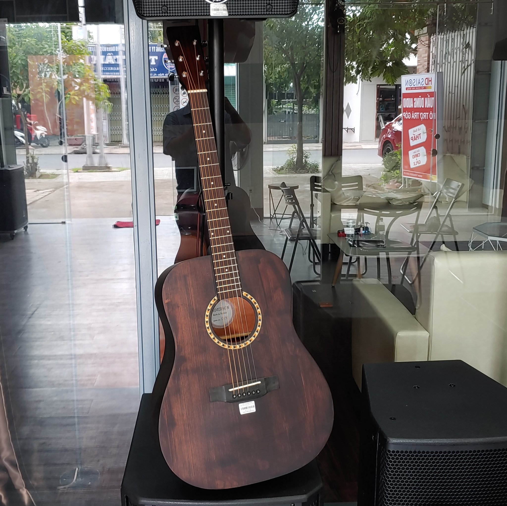 Đàn guitar Anderson CG 81