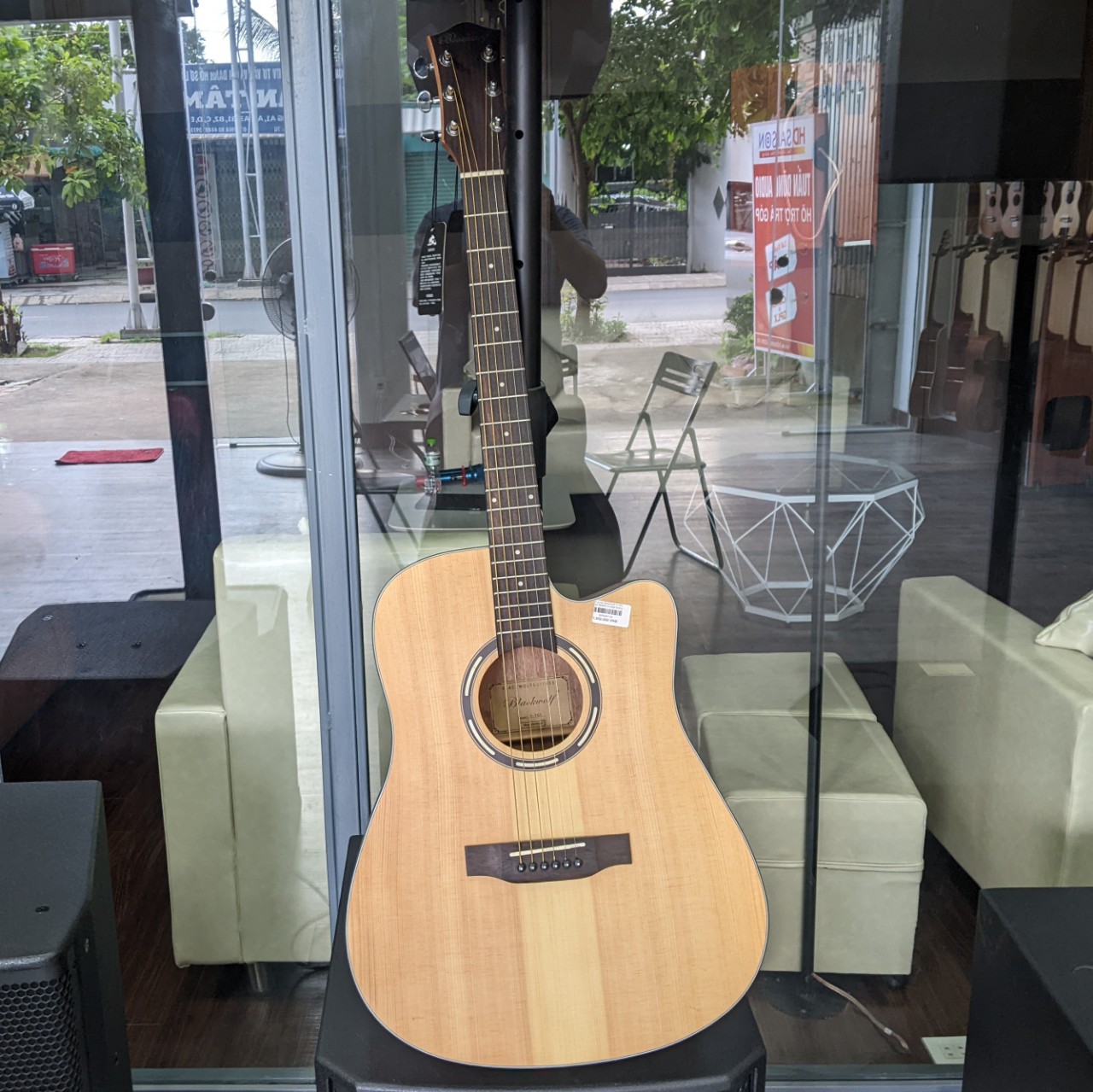 Đàn guitar Blackwolf H-16s Model 26062015 (Mặt thông)